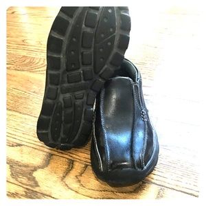 Boys shoes. Size 13,5.